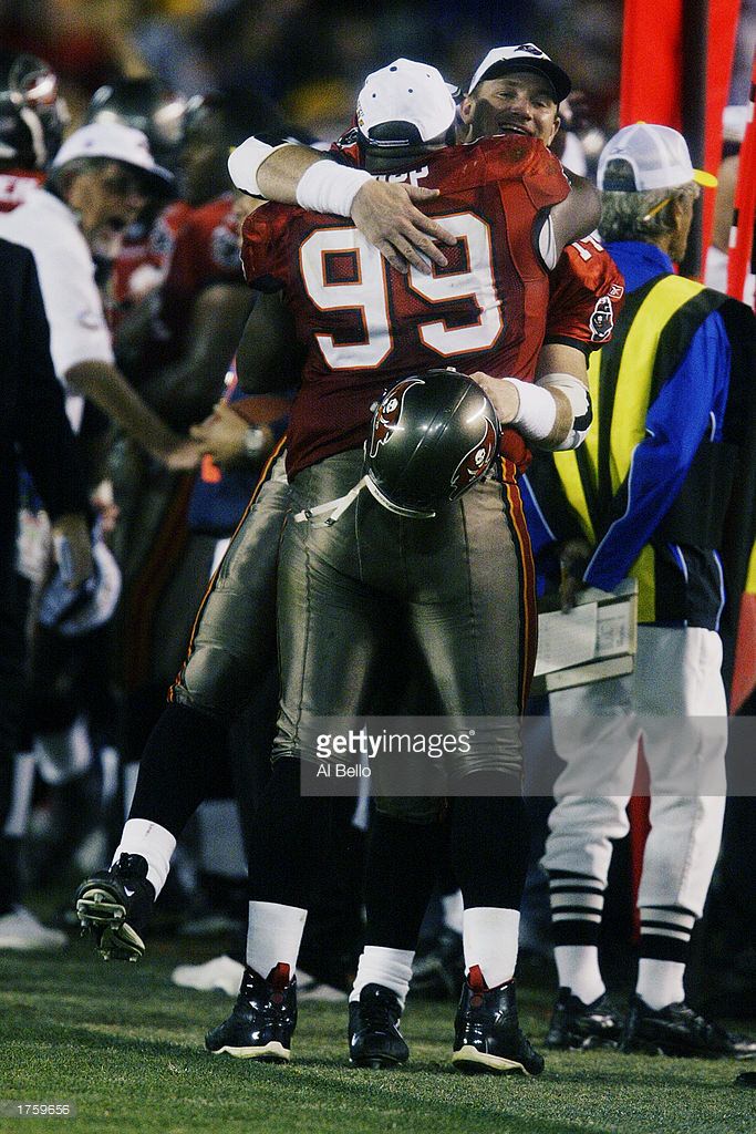 Warren Sapp in his Air Jordan 9 Super Bowl PE