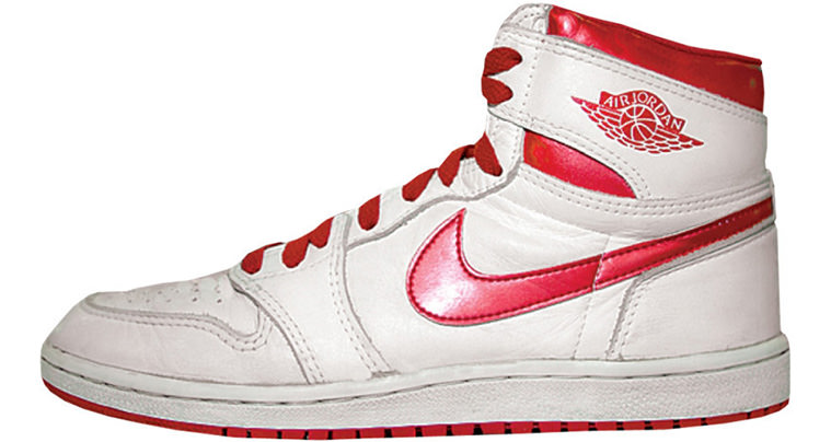 Air Jordan 1 High Metallic Red