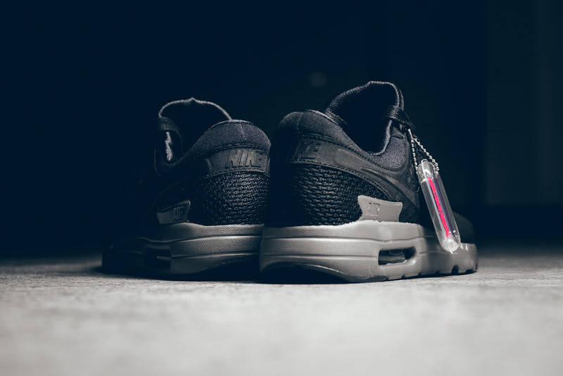 Nike Air Max Zero Black/Dark Grey