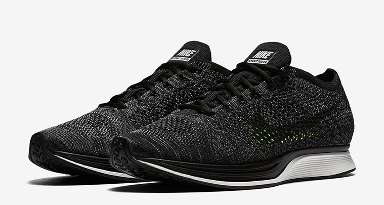 Nike Flyknit Racer Blackout