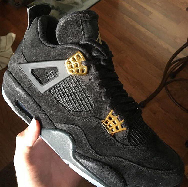 Air Jordan 4 Black/Gold Glow