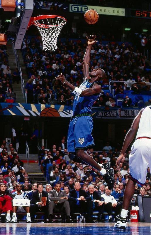 Kevin Garnett in the Nike Air Max Uptempo III