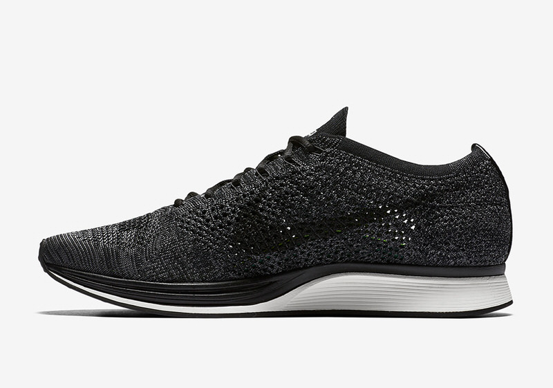 Nike Flyknit Racer Blackout