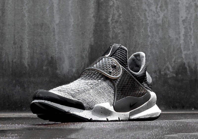 Nike Sock Dart SE Premium Dark Grey/Black