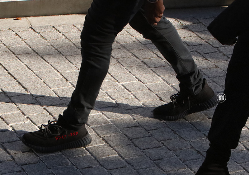 adidas Yeezy Boost 350 V2 Black/Red