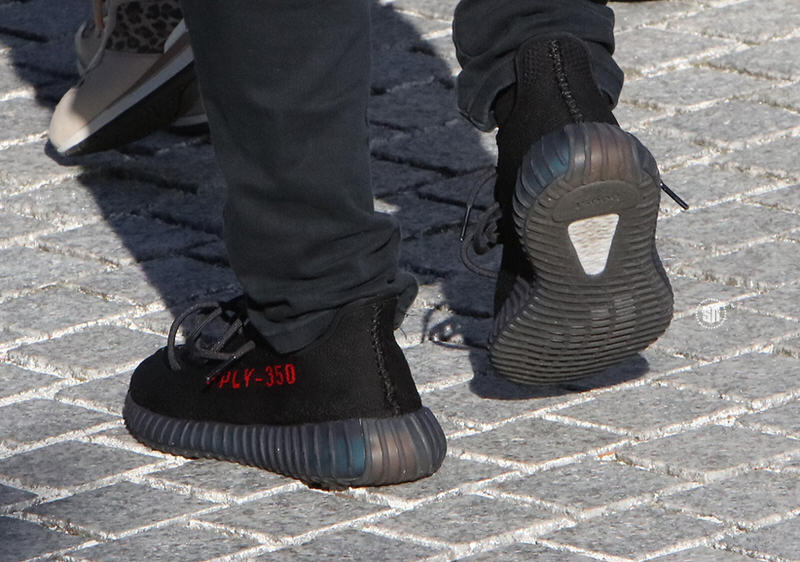 adidas Yeezy Boost 350 V2 Black/Red