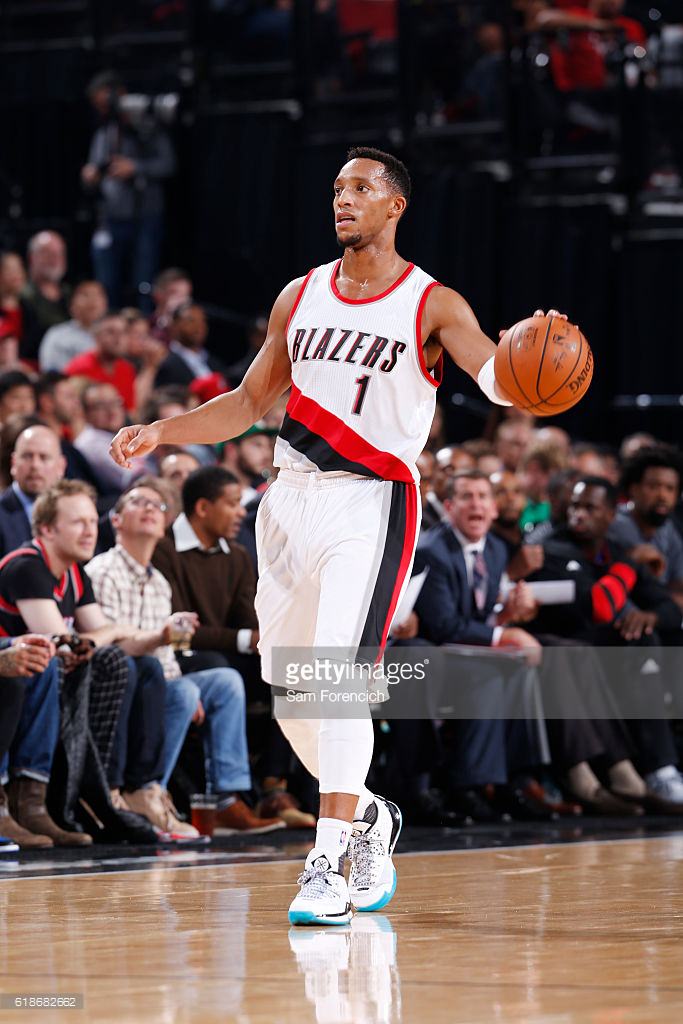 PORTLAND, OR - OCTOBER 27: Evan Turner #1 of the Portland Trail Blazers handles the ball against the LA Clippers on October 27, 2016 at the Moda Center in Portland, Oregon. NOTE TO USER: User expressly acknowledges and agrees that, by downloading and or using this Photograph, user is consenting to the terms and conditions of the Getty Images License Agreement. Mandatory Copyright Notice: Copyright 2016 NBAE (Photo by Sam Forencich/NBAE via Getty Images)