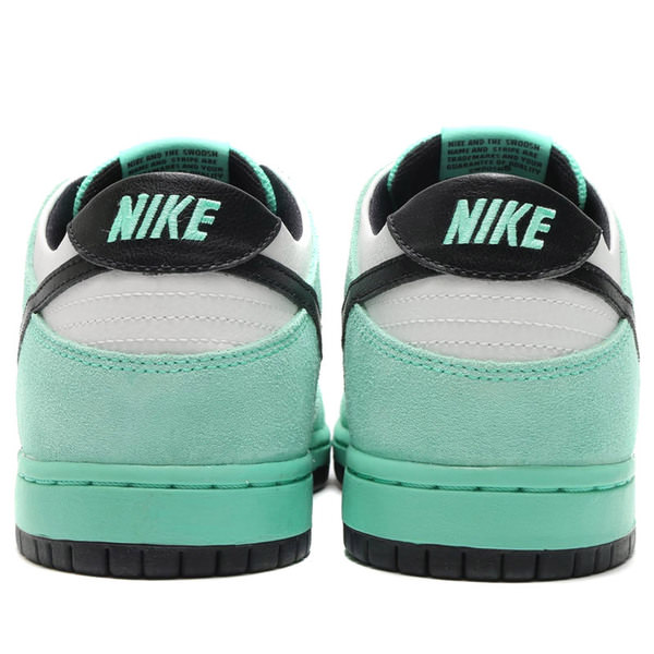 Nike SB Dunk Low "Sea Crystal"