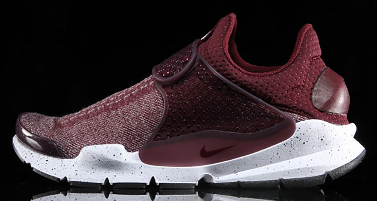 Nike Sock Dart SE Night Maroon