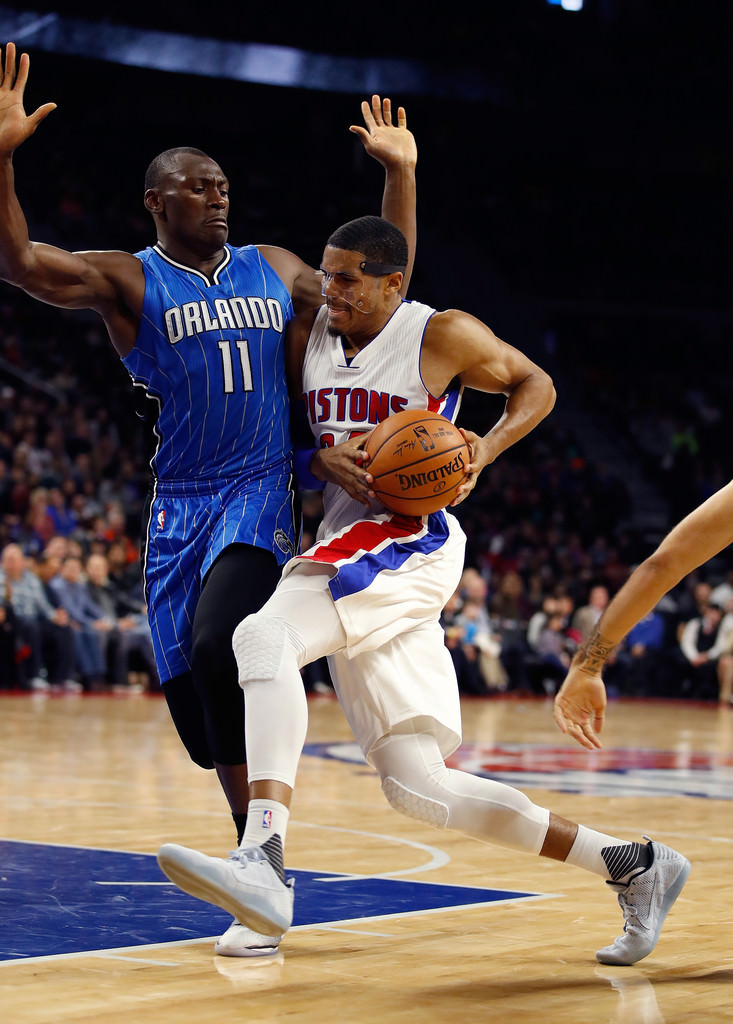 Tobias Harris drives in the Nike Kobe 11 4KB "Day of the Dead"