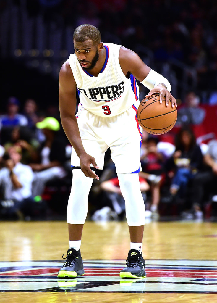 Chris Paul reads the defense in the Jordan CP3.X