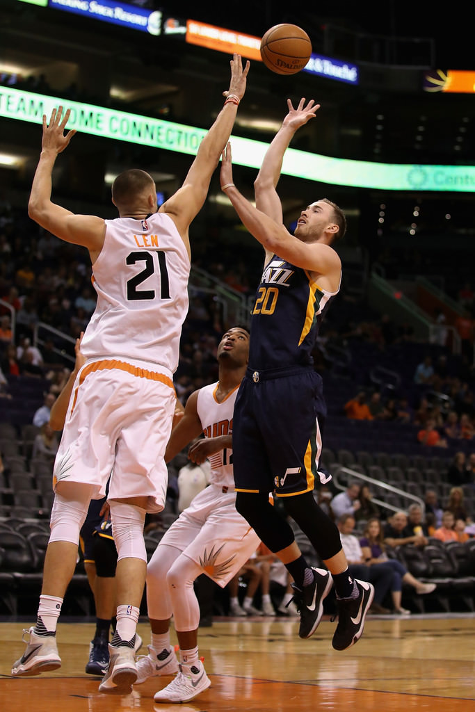 Gordon Hayward puts up a floater in the Nike Kobe 10