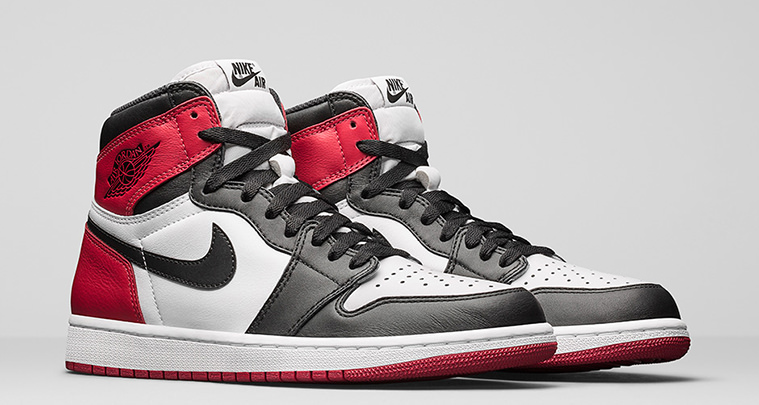 Air Jordan 1 Black Toe