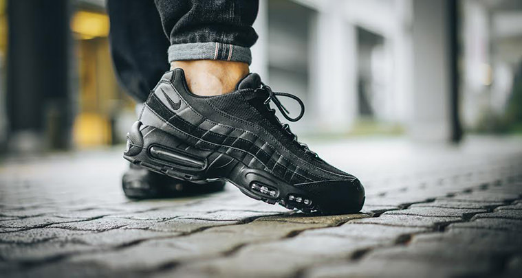 Nike Air Max 95 "Triple Black"