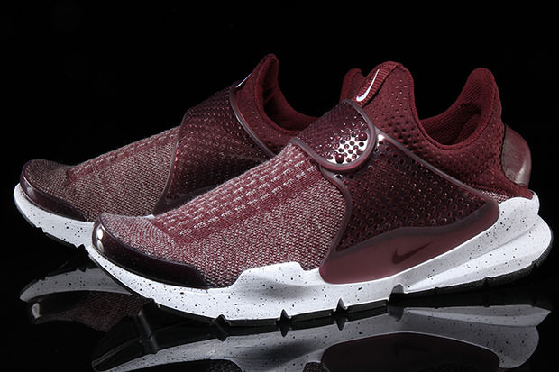 Nike Sock Dart SE Night Maroon