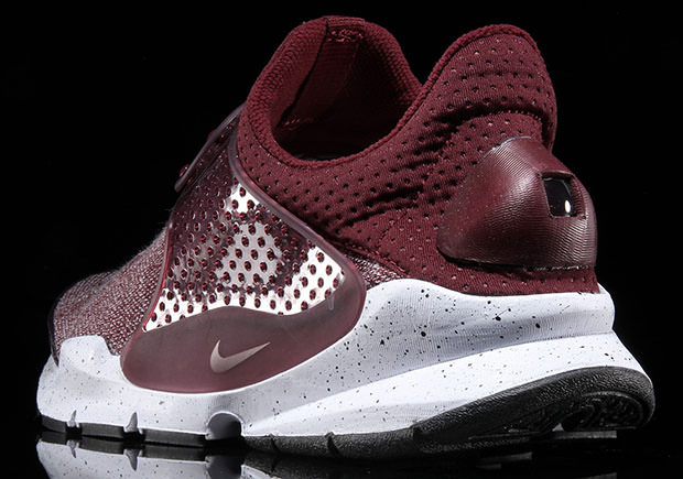 Nike Sock Dart SE Night Maroon