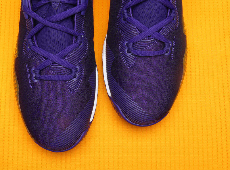 brandon-ingram-adidas-crazylight-boost-2016-pe-lakers-2