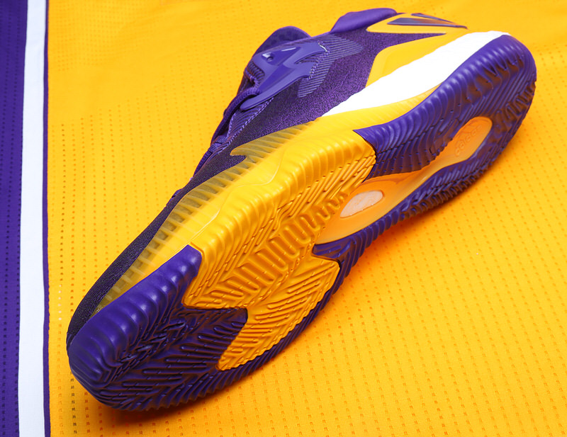 brandon-ingram-adidas-crazylight-boost-2016-pe-lakers-9