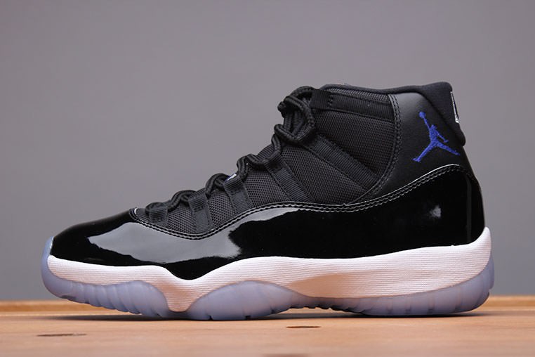 Air Jordan 11 "Space Jam"