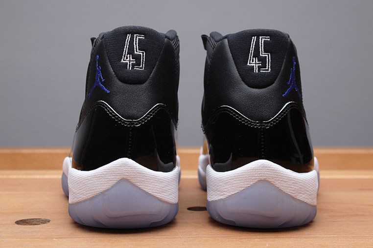 Air Jordan 11 "Space Jam"