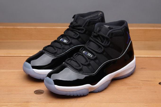 Air Jordan 11 "Space Jam"