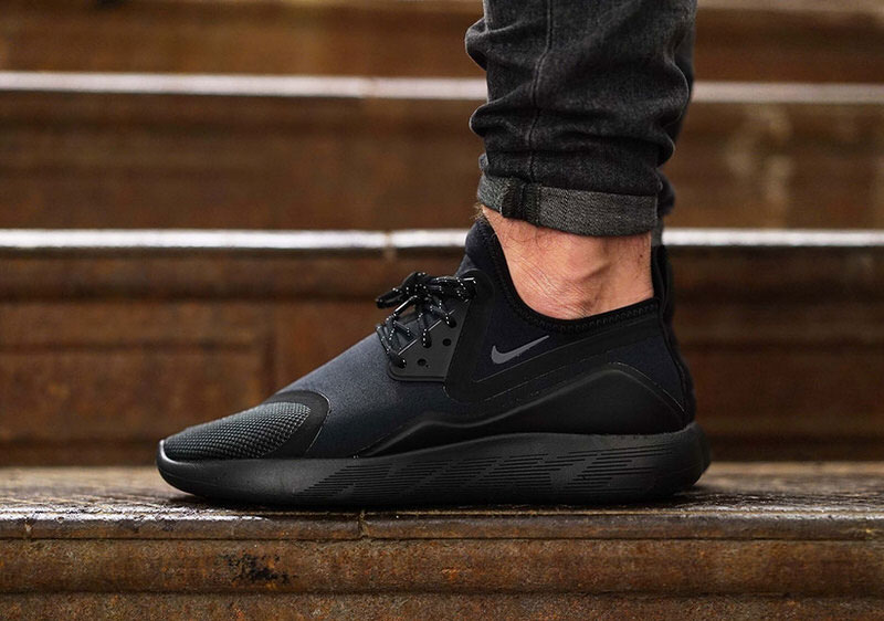 Nike LunarCharge "Triple Black"