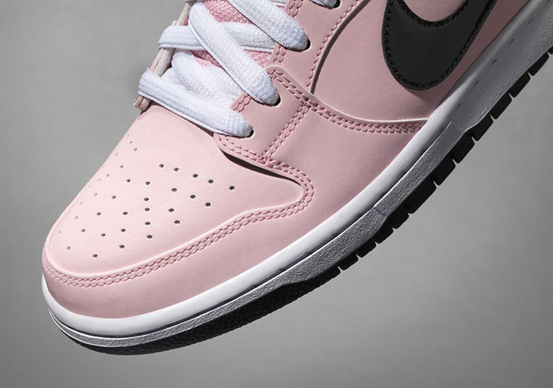 Nike SB Dunk Low "Pink Box"