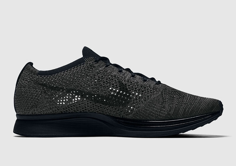 Nike Flyknit Racer "Triple Black"