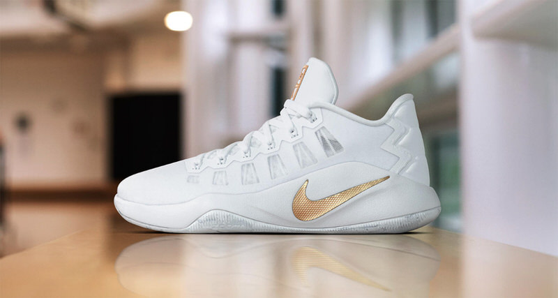 Nike Hyperdunk 2016 Low "Christmas Day" PE