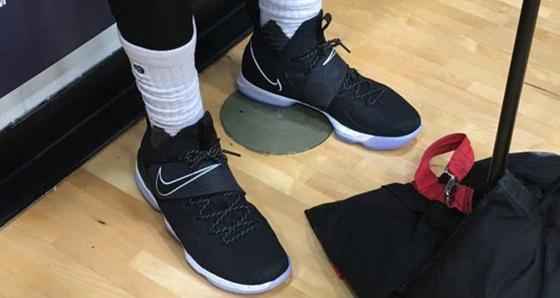 Nike LeBron 14 Black/White