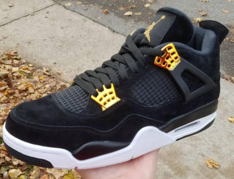 Air Jordan 4 "Royalty"