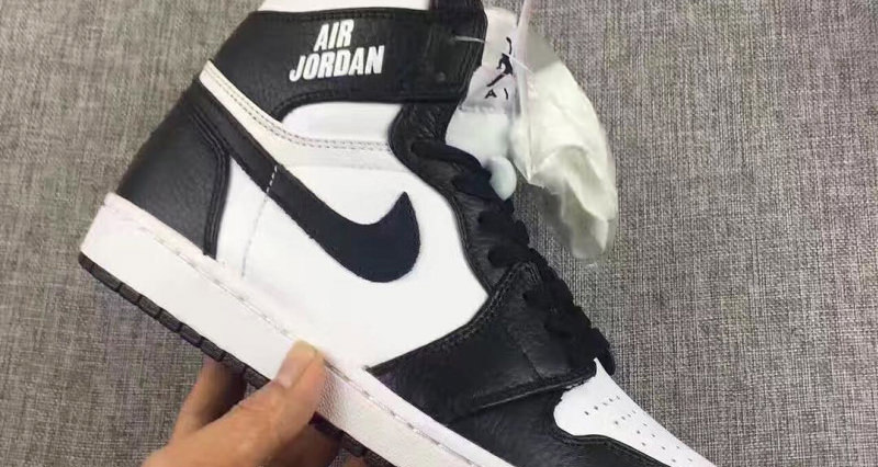 Air Jordan 1 Rare Air Black/White