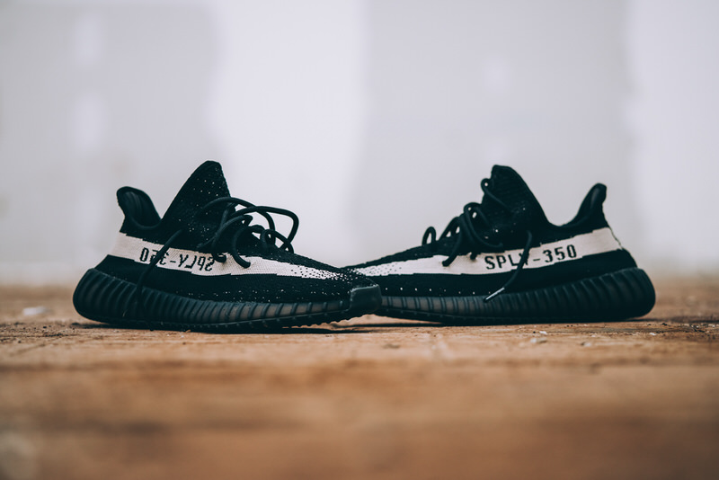 adidas Yeezy Boost 350 V2 Black/White