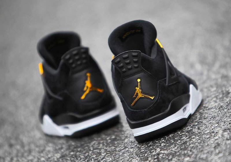 Air Jordan 4 "Royalty"