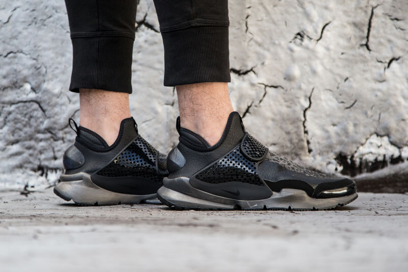 Stone Island x NikeLab Sock Dart Mid "Black"