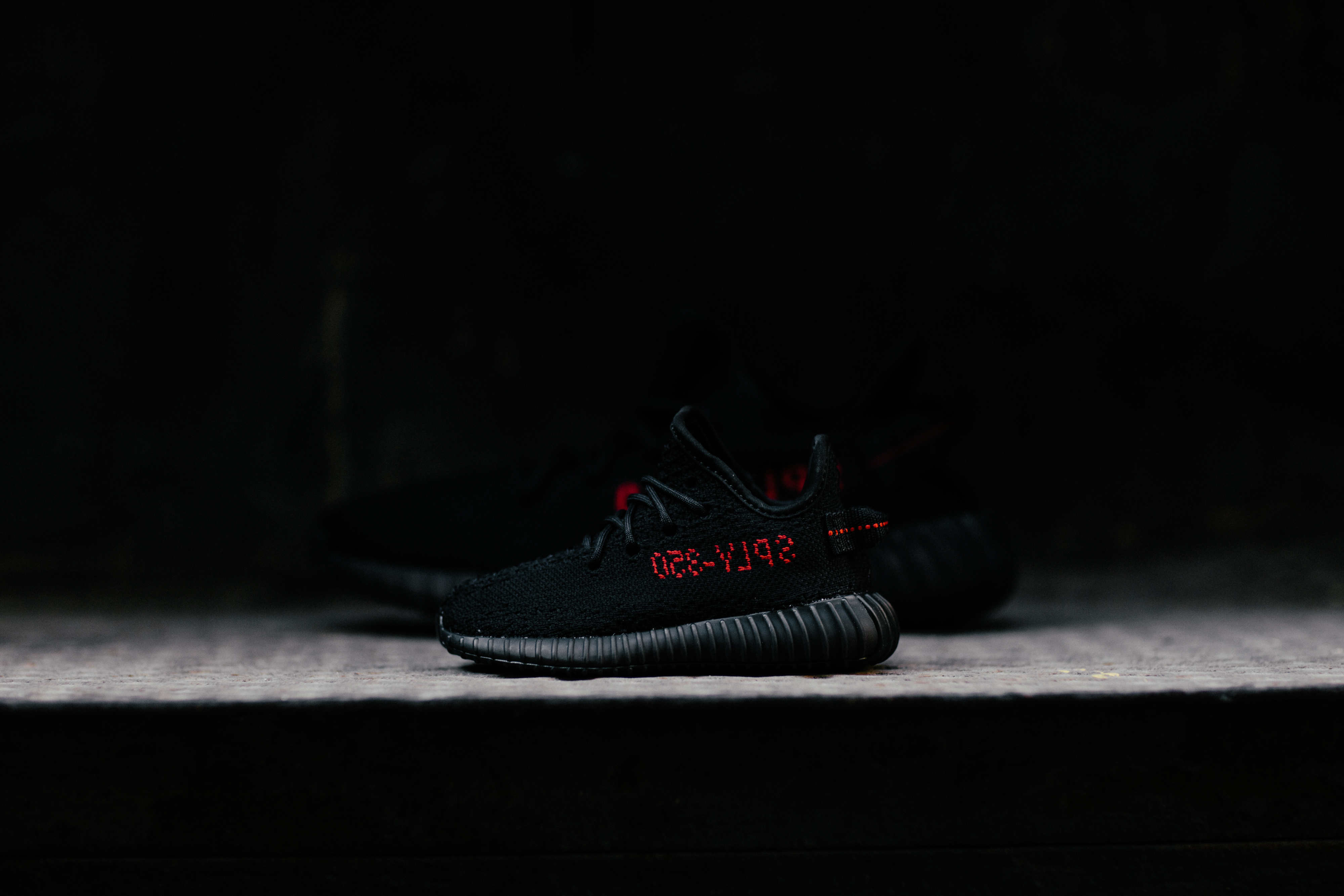 adidas Yeezy Boost 350 V2 Black/Red