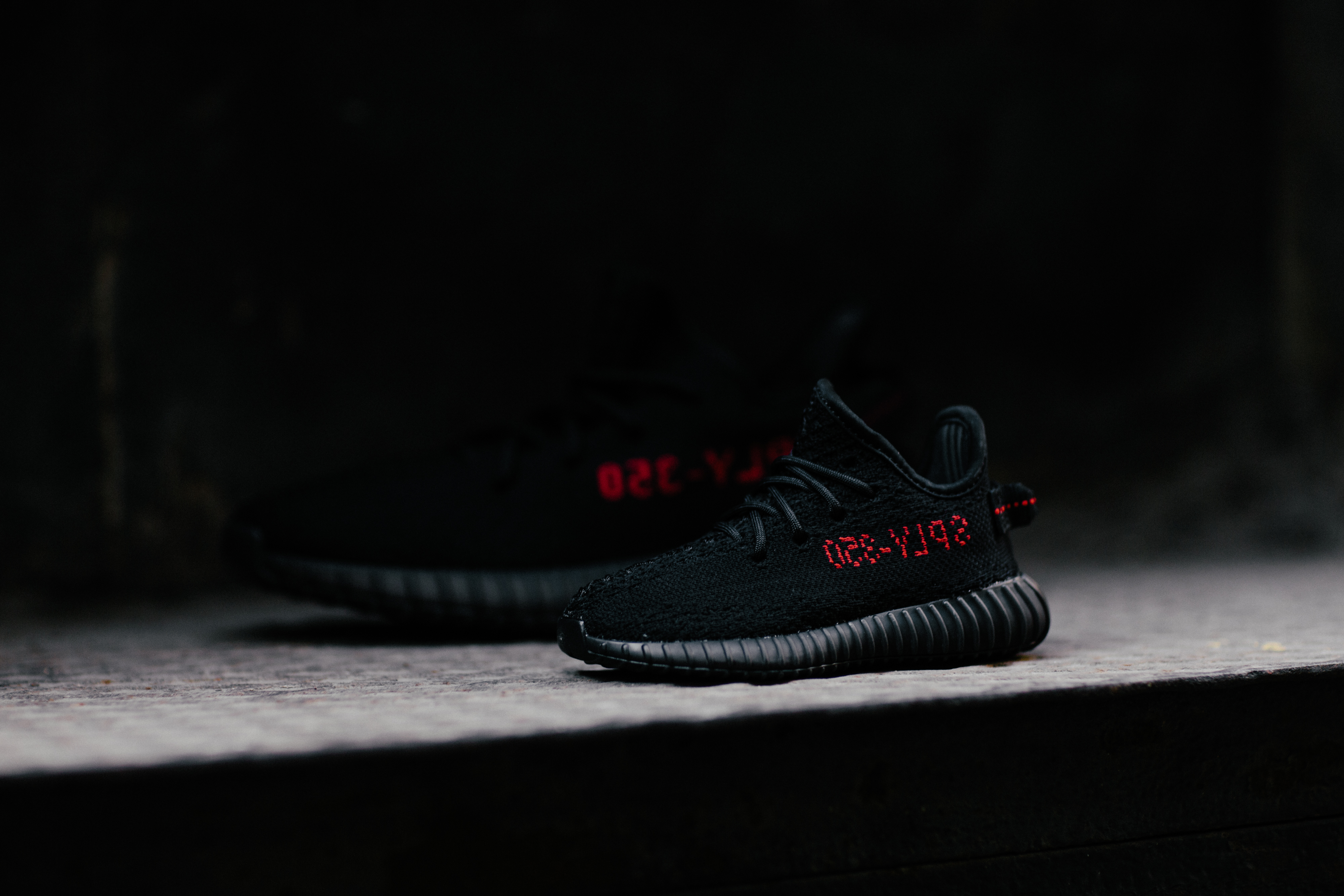 adidas Yeezy Boost 350 V2 Black/Red