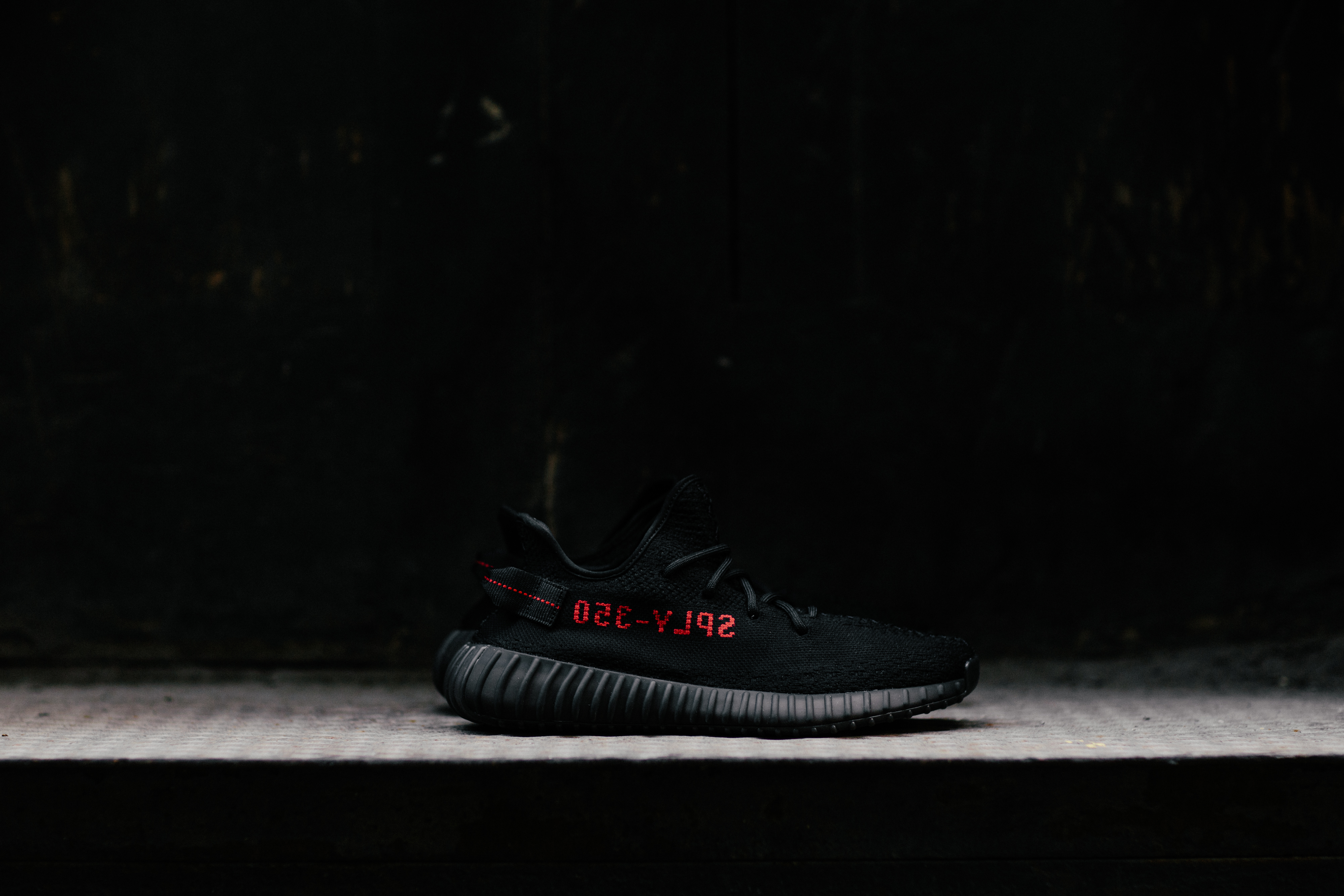 adidas Yeezy Boost 350 V2 Black/Red