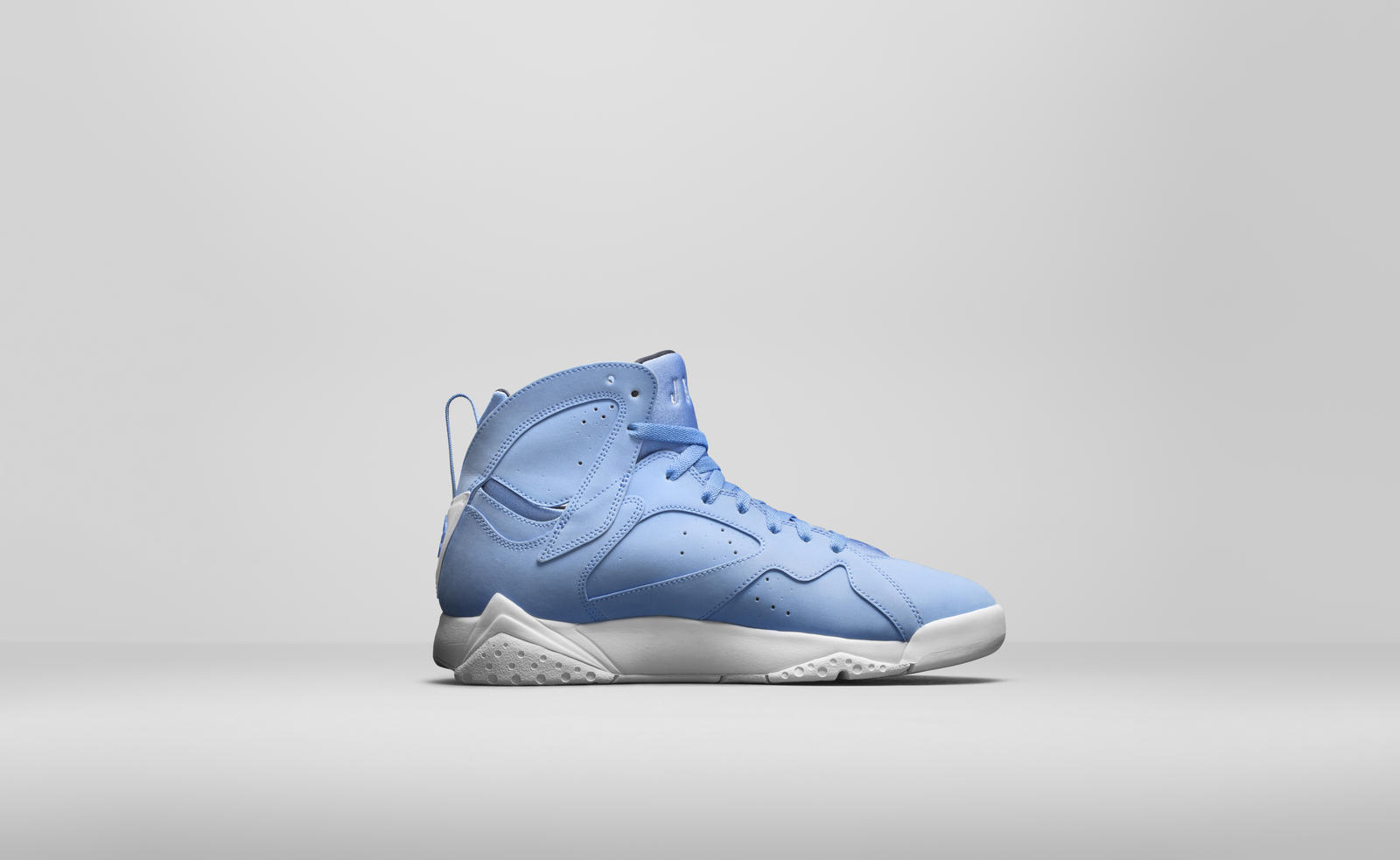 Air Jordan 7 "University Blue"