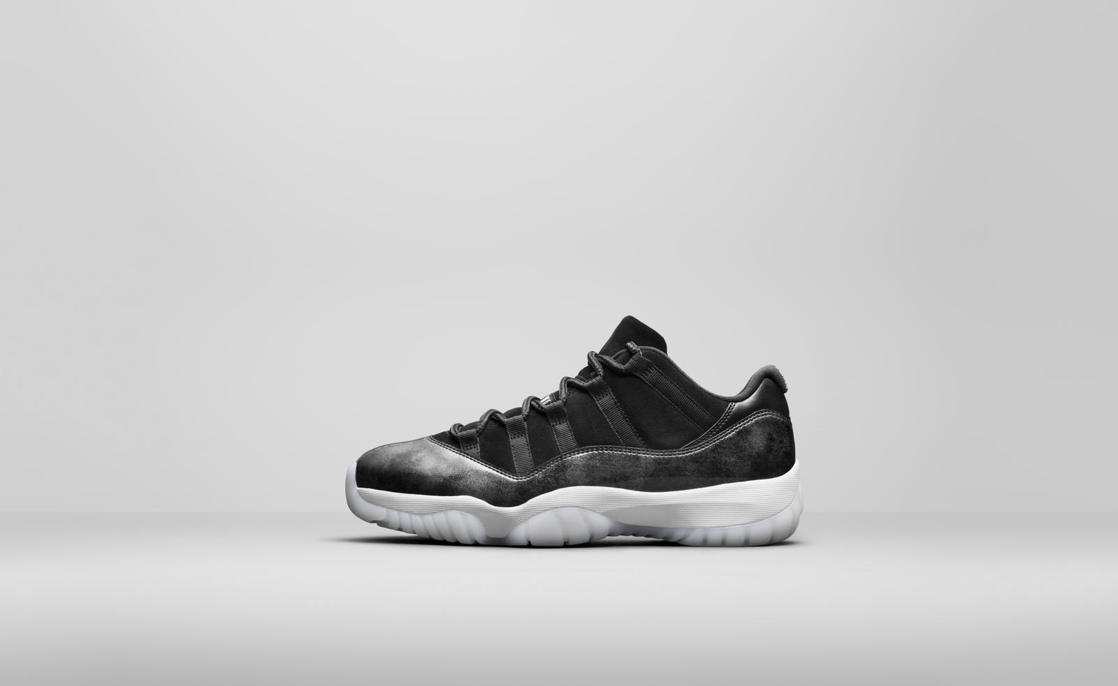 Air Jordan 11 Low "Barons"