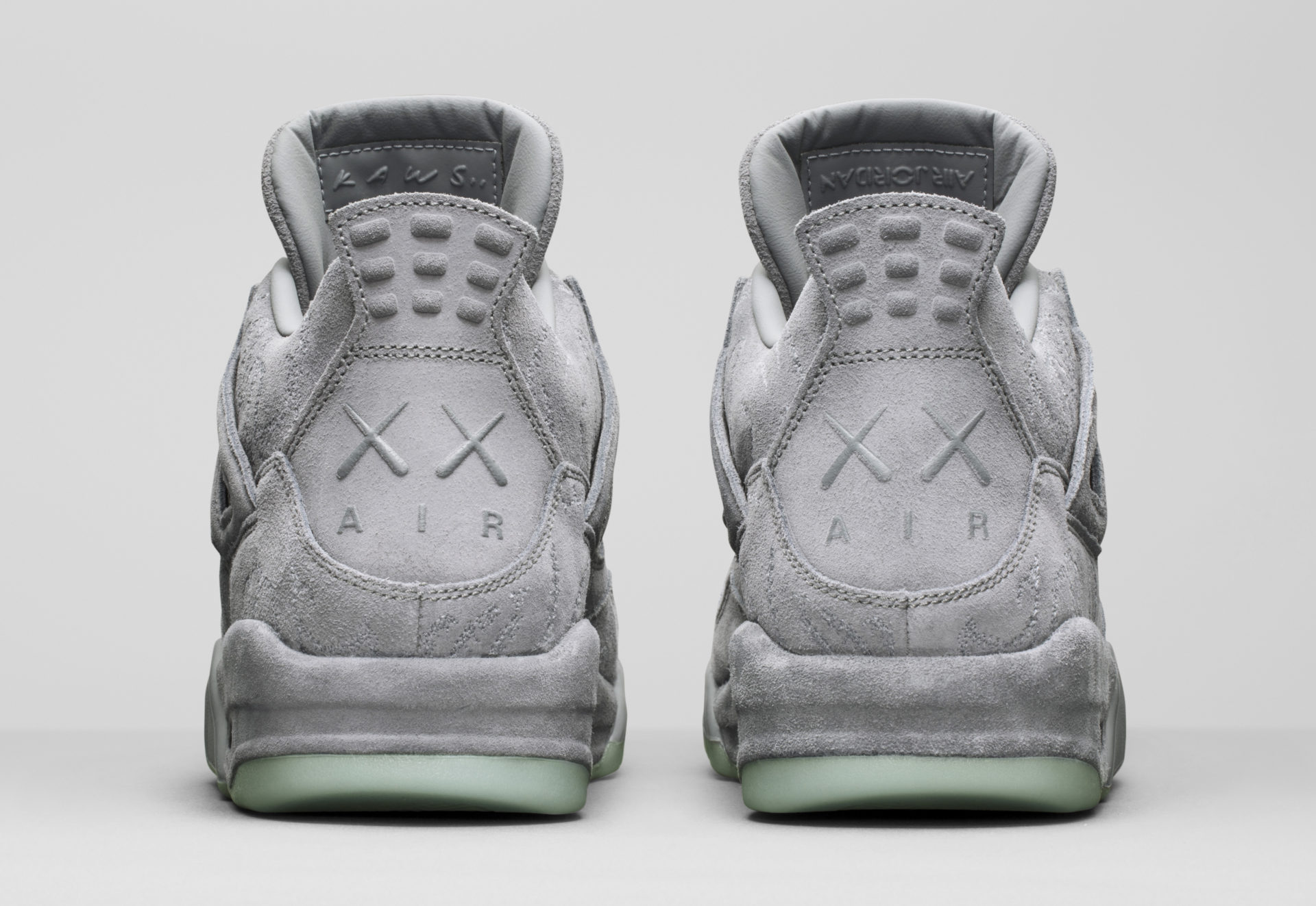 KAWS x Air Jordan 4