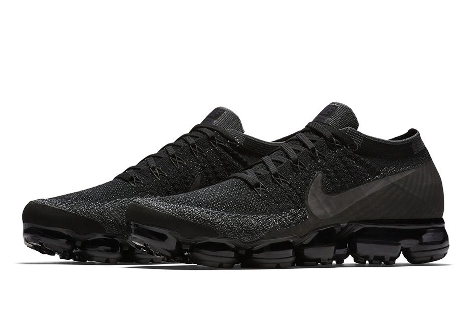 Nike VaporMax "Triple Black"