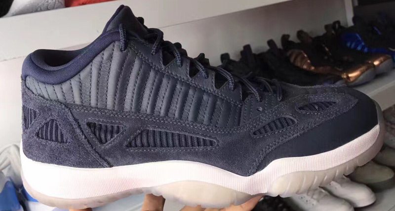 Air Jordan 11 Low IE "Navy"