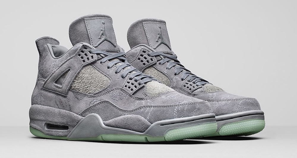 KAWS x Air Jordan 4