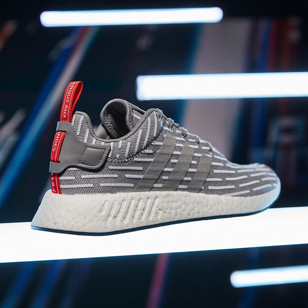 adidas NMD R2