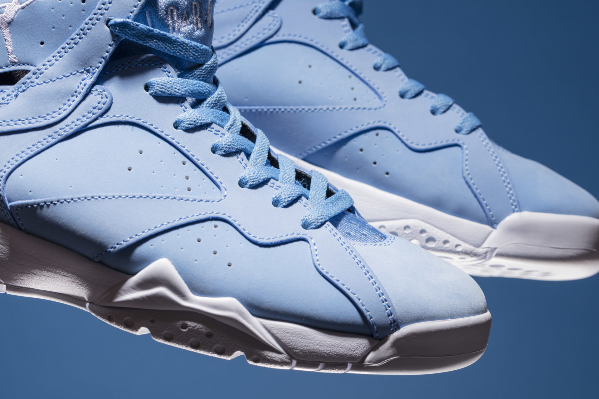 Air Jordan 7 "Pantone"