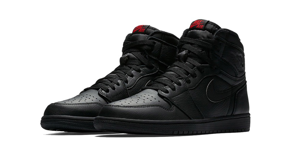 Air Jordan 1 "Triple Black"