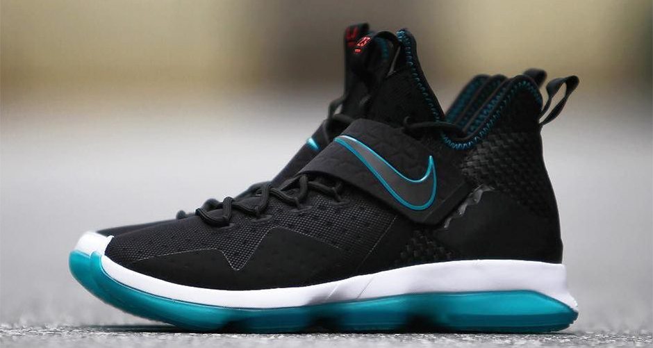 Nike LeBron 14 "Red Carpet"