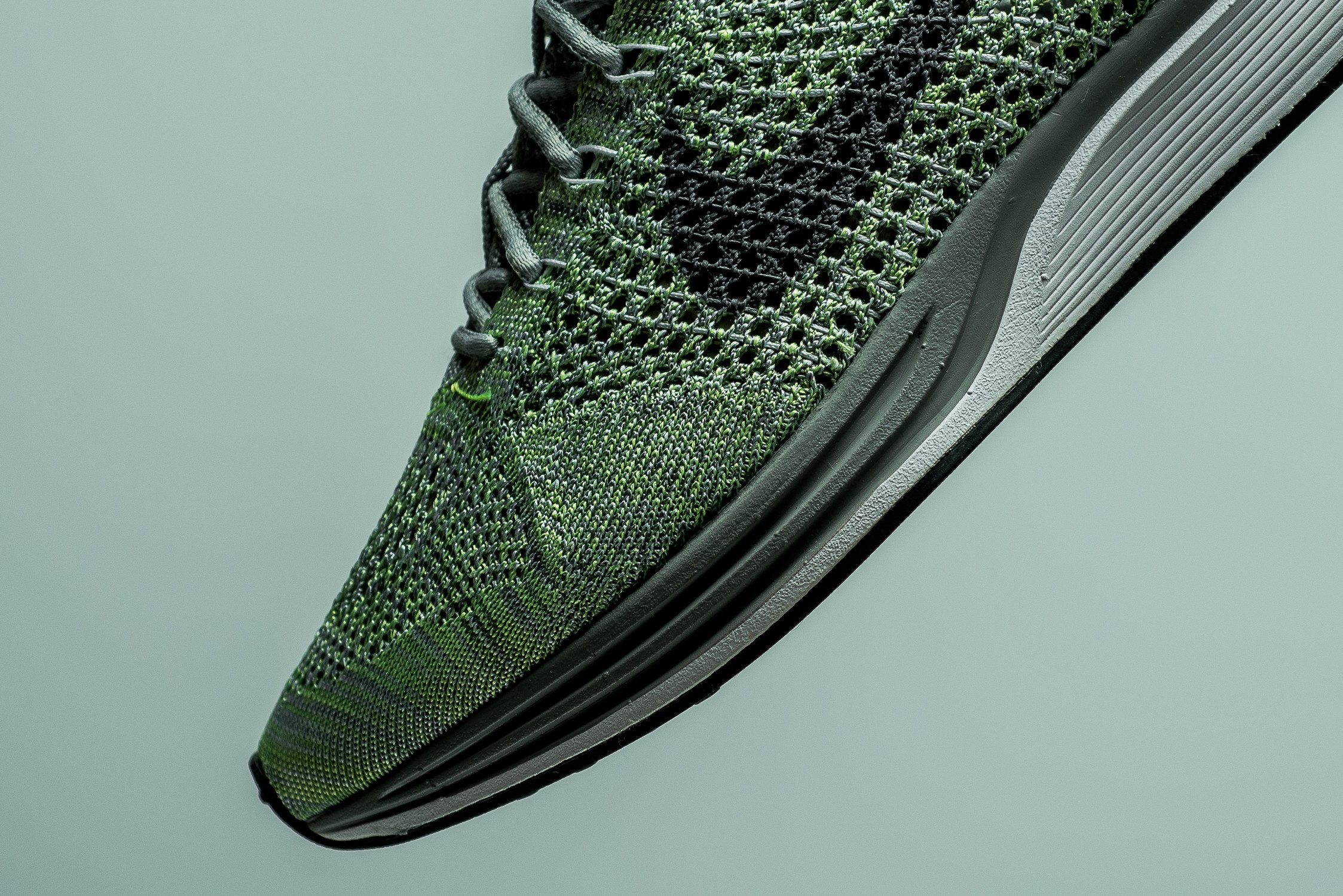 Nike Flyknit Racer "Ghost Green"