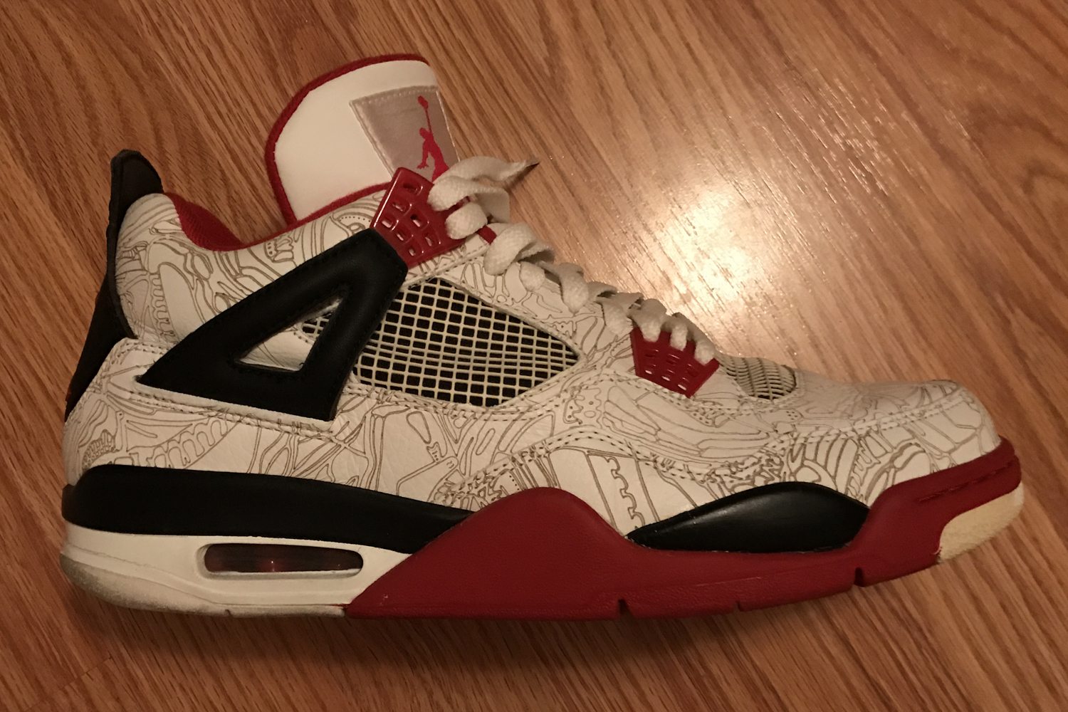 Air Jordan 4 Laser "Fire Red" Pack